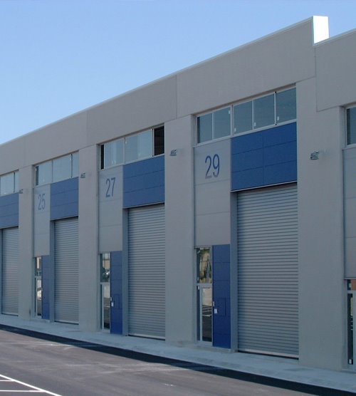 Puertas de Garaje Enrollables instaladas en centro logístico de Sevilla